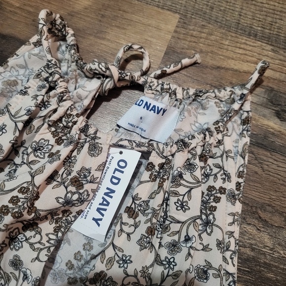 Old Navy Women's Floral Waist-Defined Halter Peplum Blouse Size Small - Picture 5 of 10